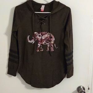 Woman's long sleeve hooded shirt